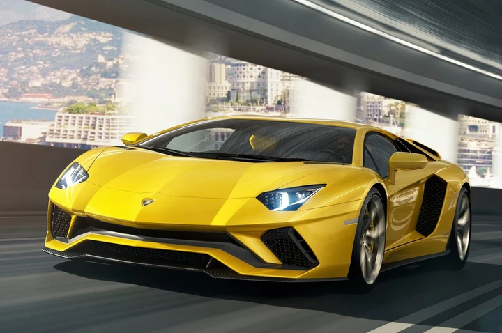 Lamborghini Aventador S: nuove immagini ufficiali