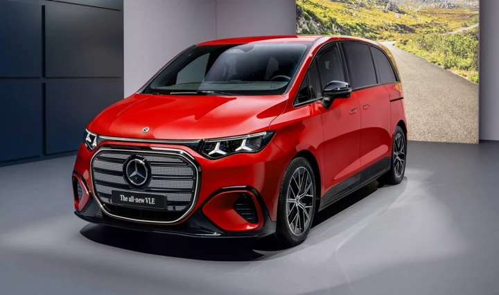 Mercedes Benz VLE: la monovolume elettrica di lusso per famiglie e NCC