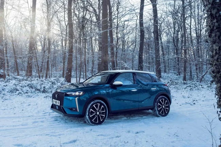DS 3 Pallas Cristal, l’inverno diventa premium tra hybrid ed elettrico