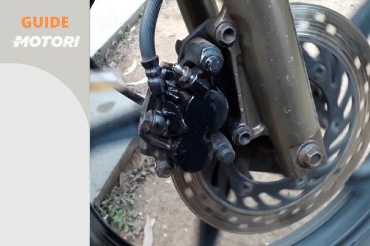 Freni a disco moto: blocco, costo sostituzione, come sgrassarli