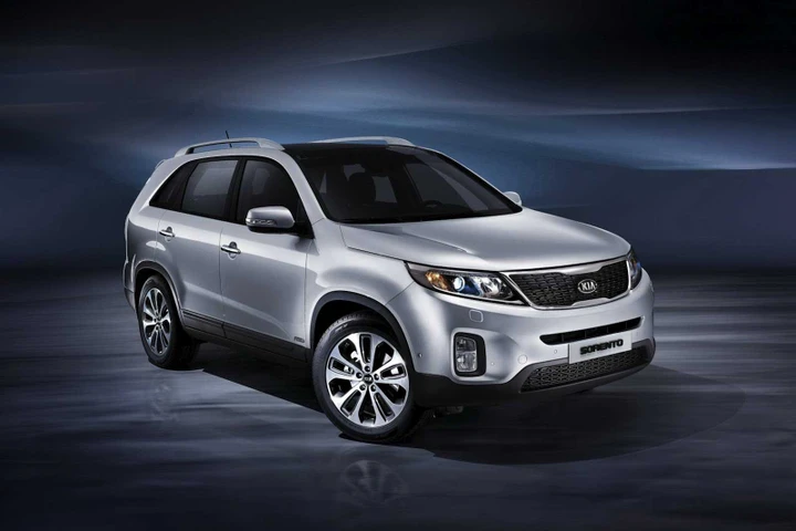 Kia Sorento 2012 restyling, immagini ufficiali
