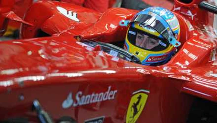 F1: trionfo di Alonso in notturna a Singapore