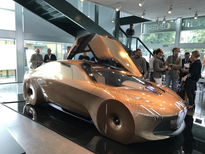 BMW, a BergamoScienza arriva la concept Vision Next 100