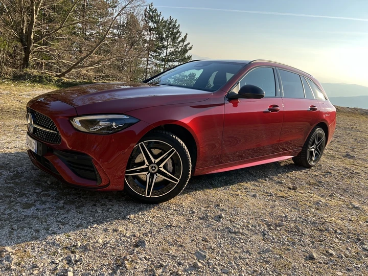 Mercedes Classe C Plug-in hybrid: le foto