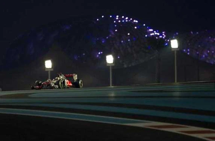 F1, Abu Dhabi: Vettel ko, trionfa Hamilton su Alonso