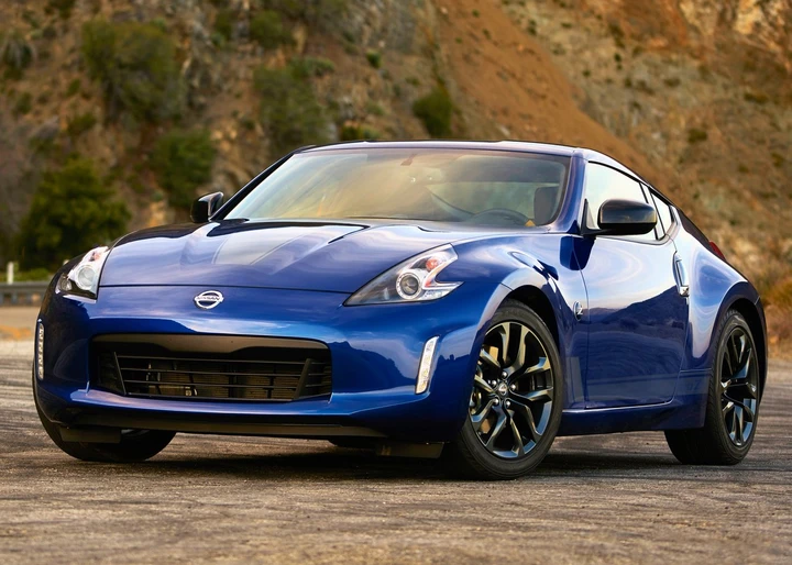 Nissan: l'erede della 370Z arriverà nel 2021