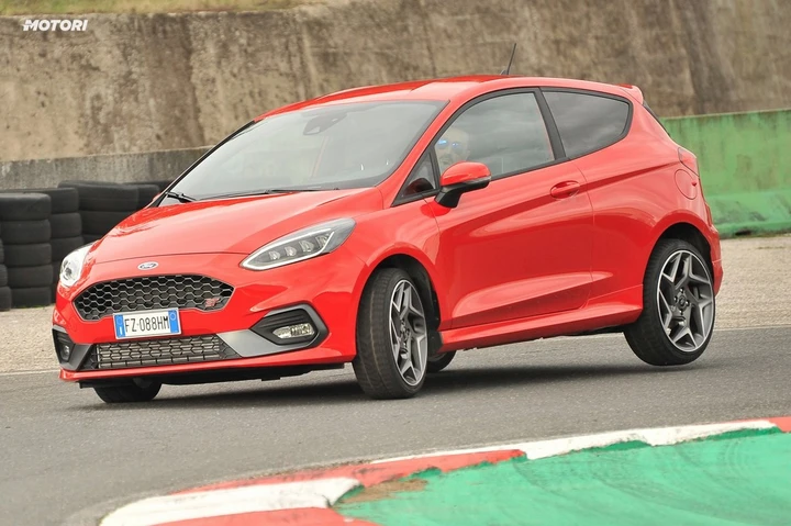 Ford Fiesta ST: la prova su strada e in pista
