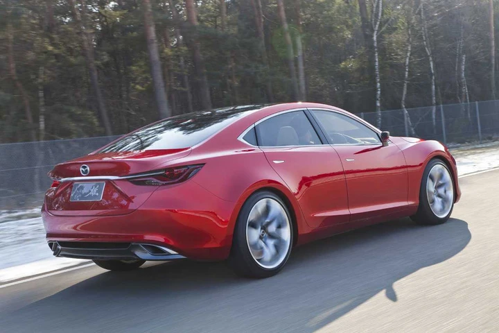Mazda 6: la berlina arriva a Parigi