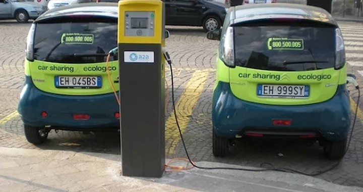 Russia, dal 2016 colonnine di ricarica per auto elettriche obbligatorie