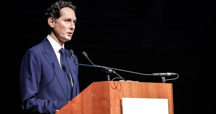 Scossa in Stellantis: Elkann pronto a ridurre i marchi, chi rischia di più?
