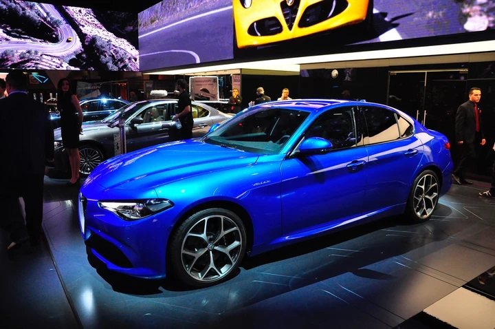 Alfa Romeo Giulia Veloce, svelata al Salone di Parigi 2016