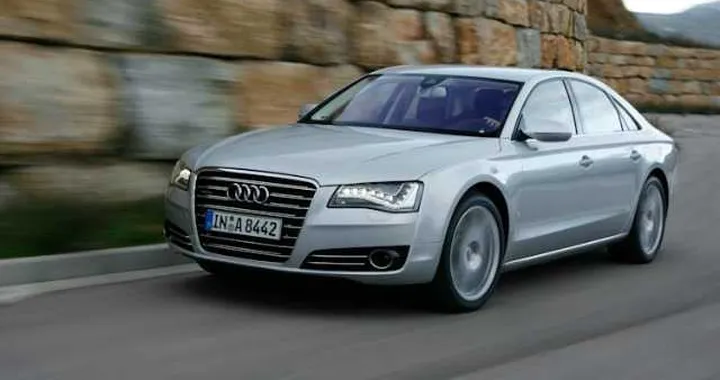 Quell'Audi A8 beccata a 230 km/h in superstrada