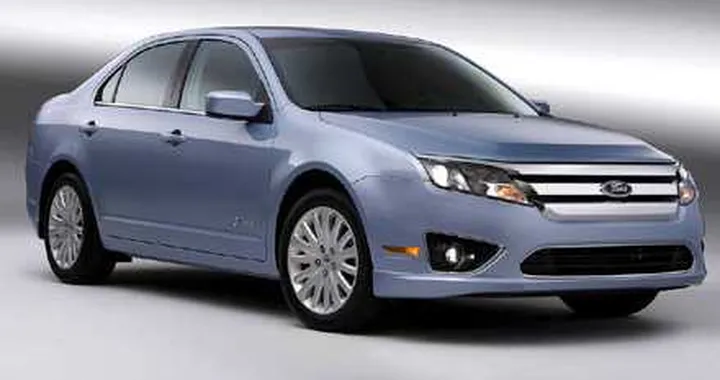 Fusion Hybrid e Transit Connect, auto dell'anno