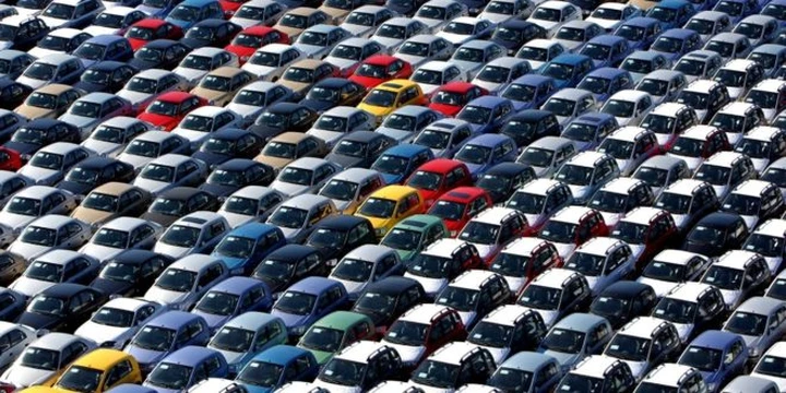Mercato auto: a giugno in calo del 24% in Europa