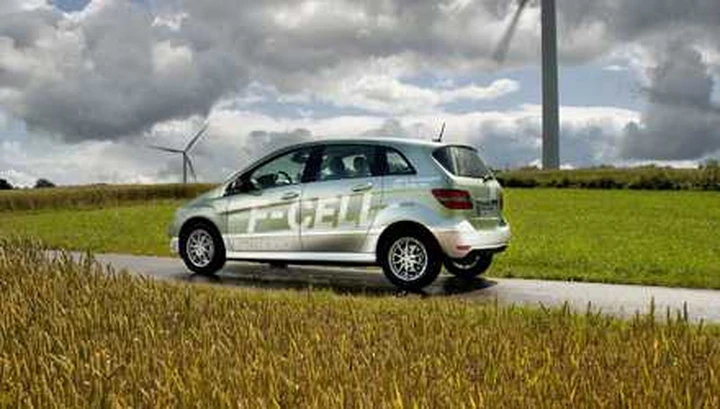Classe B F-CELL: la nuova auto a idrogeno di Mercedes