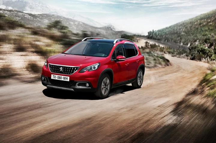 Peugeot 2008 Restyling: le immagini ufficiali
