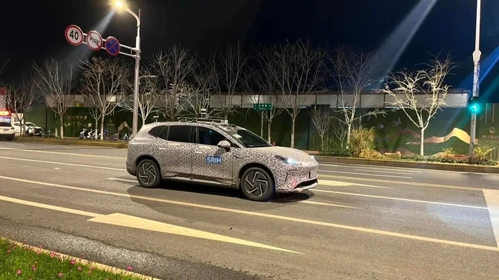Huawei lancia Shangjie: il nuovo marchio di auto elettriche creato con SAIC
