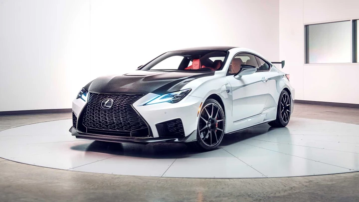 Lexus RC F e RC F Track Edition: emozioni su strada e in pista