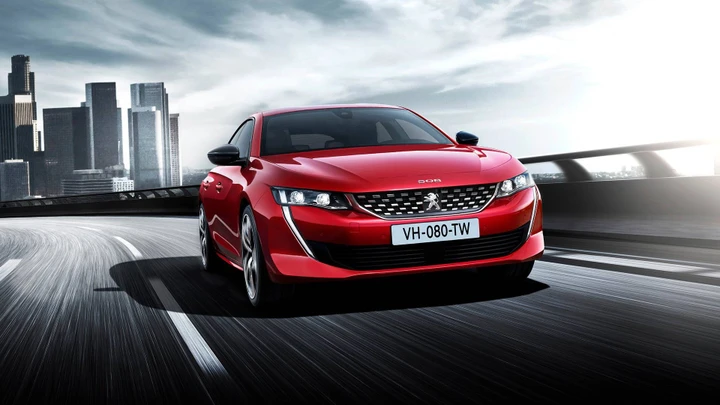 Nuova Peugeot 508: le immagini ufficiali