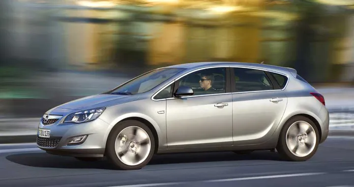 Nuova Opel Astra