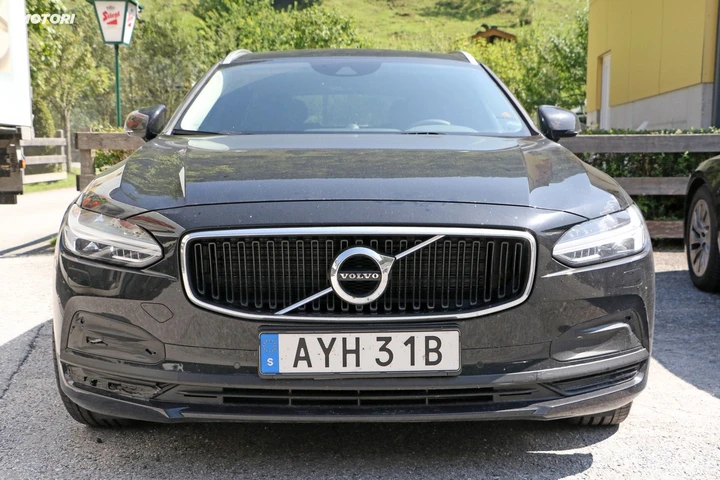 Volvo V90 Facelift: le foto spia