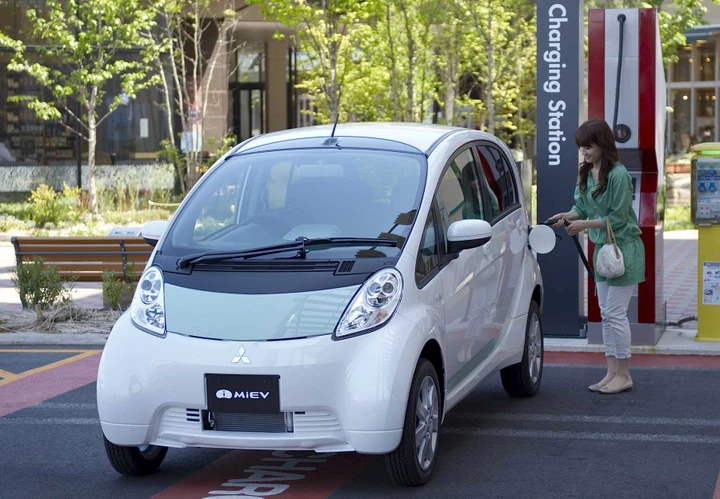 Mitsubishi i-MiEV: sarà un'auto low cost?