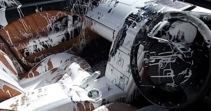 Mai trasportare vernice su una Maserati