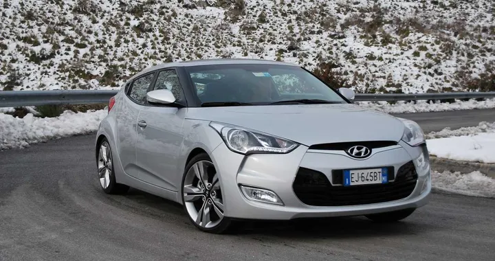 Hyundai Veloster 1.6 GDI Sport: la prova su strada