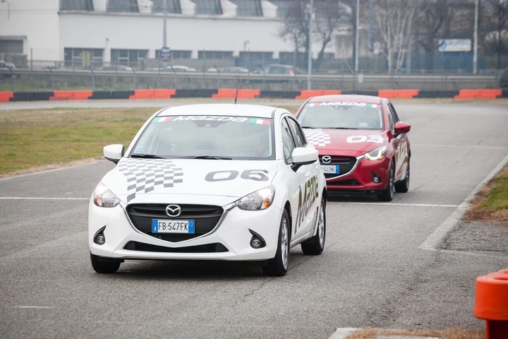 Mazda2 1.5 105 CV Skycactiv-D, primo contatto