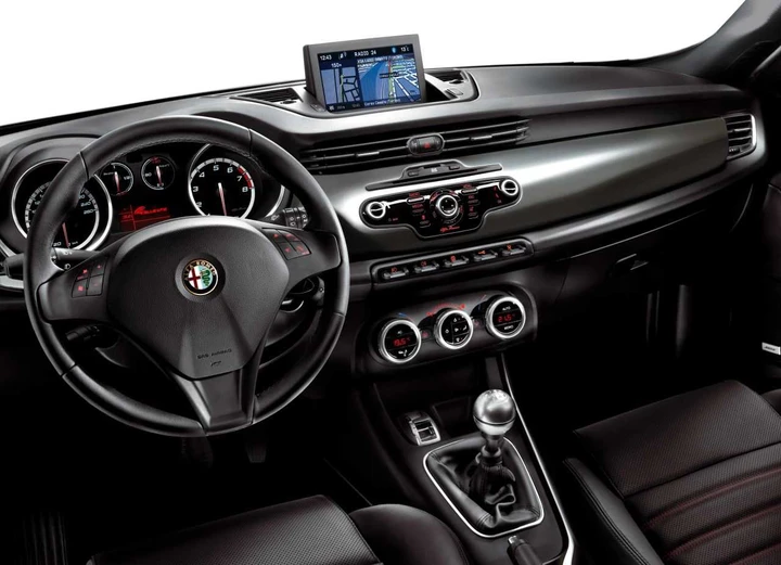 Alfa Romeo Giulietta: un nuovo video ufficiale ne mostra gli interni