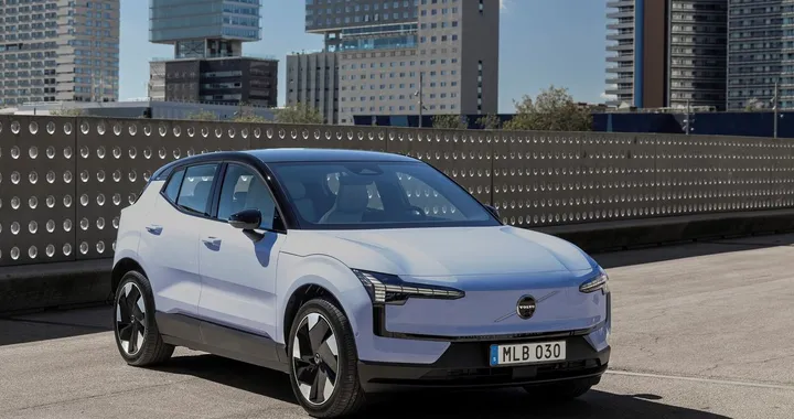 Volvo EX30: piccolo SUV, grandi innovazioni