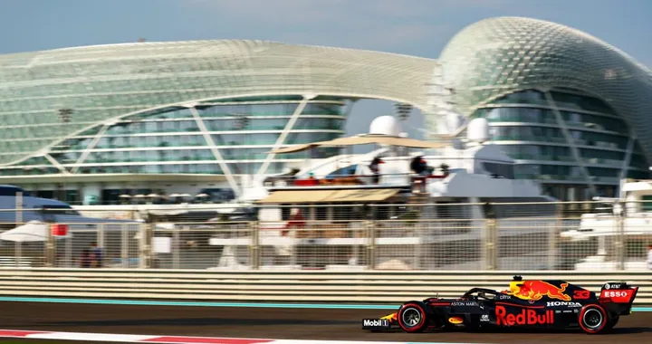 Formula 1: pole position di Verstappen ad Abu Dhabi