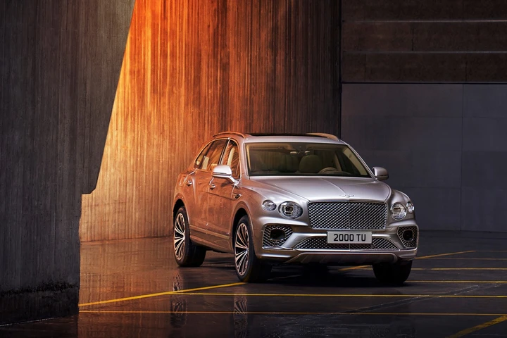 Bentley Bentayga 2021: immagini ufficiali