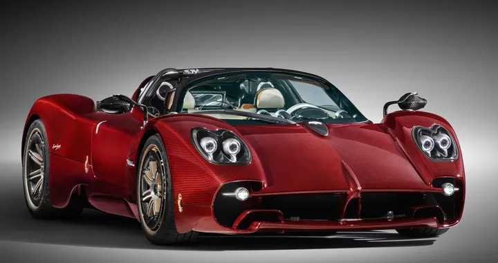 Nuova Pagani Utopia Roadster: hypercar a cielo aperto con motore V12