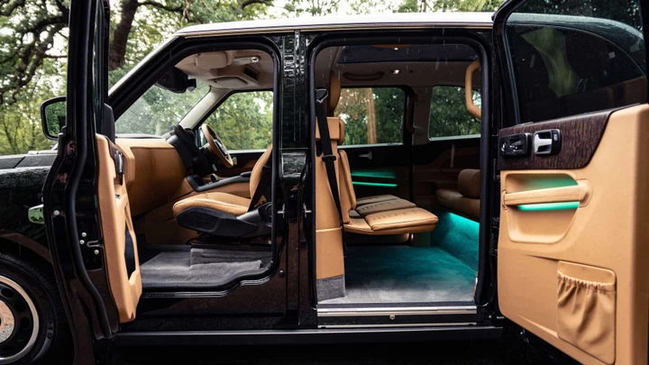 Luxury Black Cab: immagini ufficiali