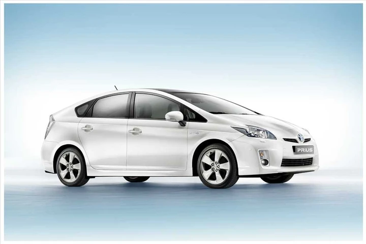 Toyota Prius Plug-in, nella flotta LeasePlan dal 2012