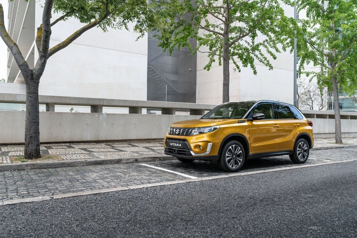 Suzuki Vitara: prime immagini del restyling