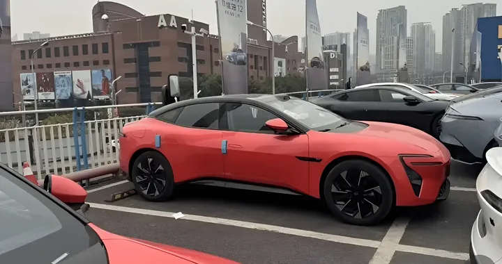 Avatr 06: sportiva, hi-tech e con 1.086 km di autonomia [FOTO SPIA]