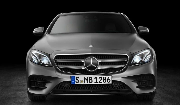 Mercedes Classe E LWB, a Pechino la versione a passo lungo