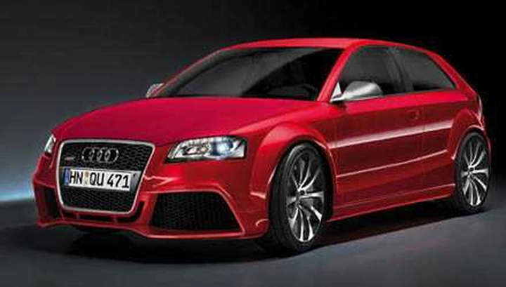 Audi RS3, a Parigi la 