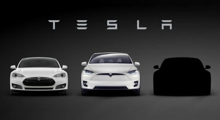 Tesla Model 3: il teaser prima del debutto ufficiale