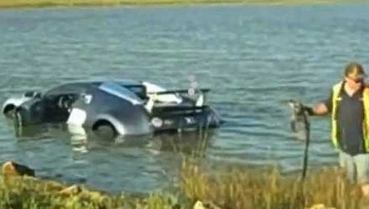 Bagno fuori programma per una Veyron