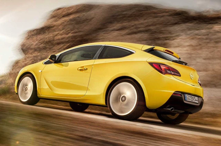 Opel Astra GTC 2012
