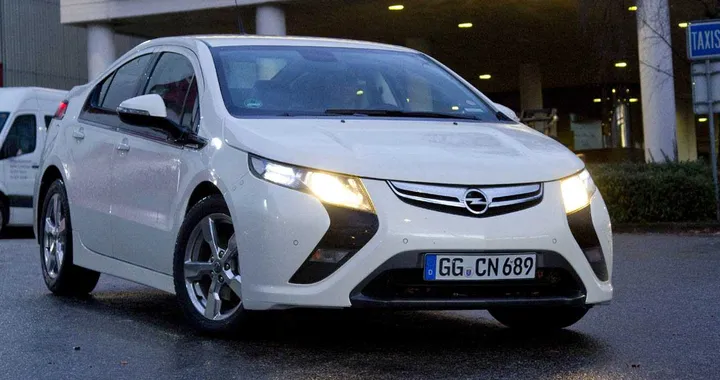 Opel Ampera: nella flotta Europcar dal 2012