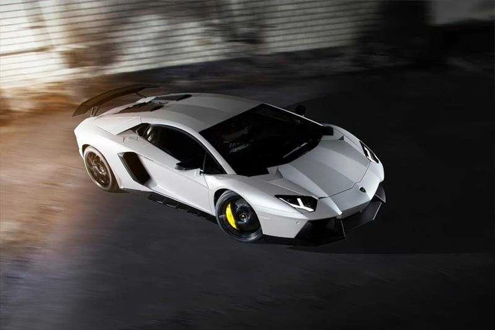 Lamborghini Aventador LP700-4 