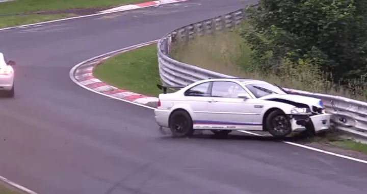 Nurburgring crash: una compilation degli incidenti 2017