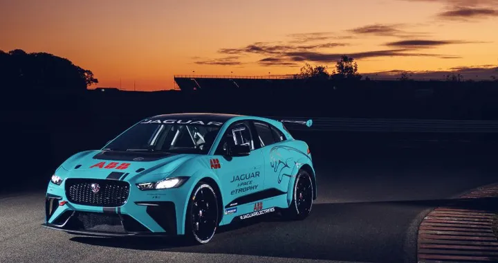 Jaguar I-PACE eTROPHY, al via il trofeo dedicato alle auto elettriche da competizione