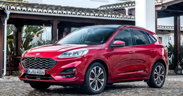 Ford Kuga 2.5 Full Hybrid: dotazioni e prezzi
