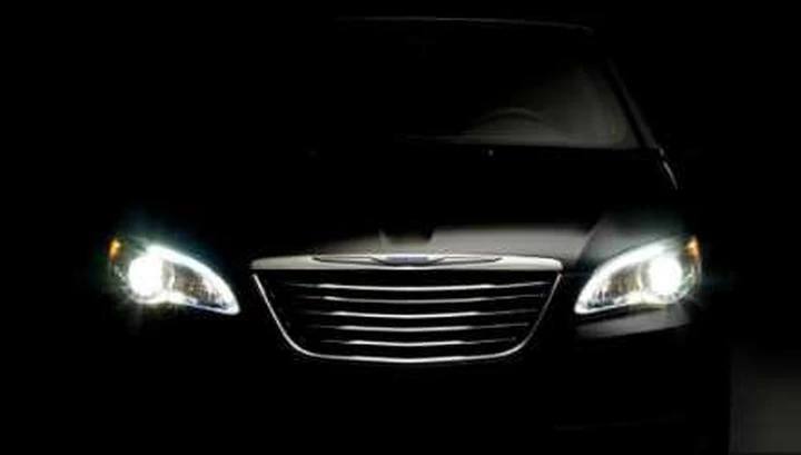 Chrysler 200: immagini della futura berlina Lancia?