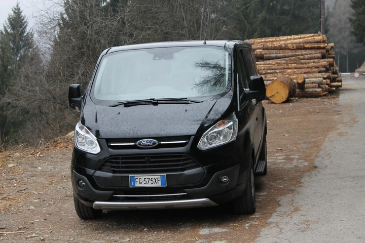 Ford Tourneo Custom: viaggia che è un piacere